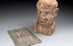 Tiền giấy 700 năm tuổi giấu trong đầu tượng La Hán