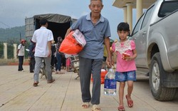 Ảnh: Gần 700 suất hàng cứu trợ đến tay người dân bị lũ lụt Vũ Quang