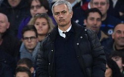 Mourinho bị xỉa xói sau thảm bại trước Chelsea