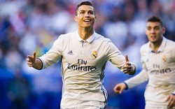 Lập hat-trick, Ronaldo chạm cột mốc ghi bàn mới