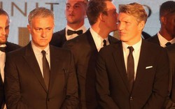 Vì sao Mourinho làm lành với Schweinsteiger?