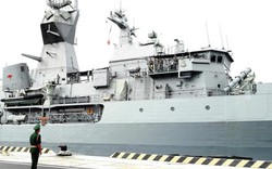Tàu khu trục tên lửa của Australia thăm cảng Cam Ranh