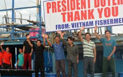 Đích thân Tổng thống Philippines tiễn 17 ngư dân Việt Nam về nước