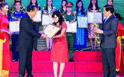 Ảnh: Toàn cảnh buổi Lễ tuyên dương học sinh DTTS tiêu biểu 2016