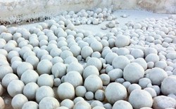 Hàng nghìn quả cầu tuyết bí ẩn xuất hiện trên bờ biển Nga