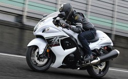 2017 Suzuki Hayabusa lên kệ đối đầu Kawasaki Ninja