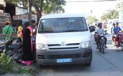Cảm động Công an Tiền Giang cho chú rể Bến Tre 'mượn xe' đi rước dâu