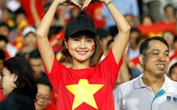 Dàn CĐV nữ xinh đẹp cổ vũ Việt Nam hạ Myanmar