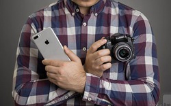 So tài chụp chân dung giữa iPhone 7 Plus với máy ảnh 1.600 USD
