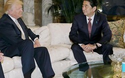 Thủ tướng Nhật tặng Trump gậy đánh golf mạ vàng do công ty Trung Quốc sản xuất