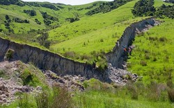 “Vạn lý trường thành” trồi lên sau động đất New Zealand