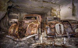 "Mục sở thị" hầm chứa các cỗ xe hơi cổ bị lãng quên gần 1 thế kỷ