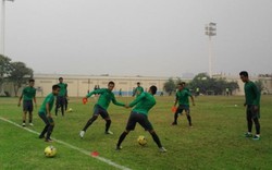 Vì sao tuyển thủ Indonesia đá… 3 trái bóng về phía NHM Việt Nam?