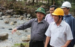 Chủ tịch Bình Định: "14 hồ chứa nguy cơ vỡ vì nước đã tràn đập!"