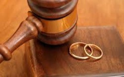 Khi ly hôn có được chia tài sản đứng tên bố chồng?