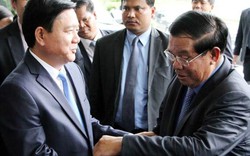 Bí thư Đinh La Thăng hội kiến Thủ tướng Campuchia