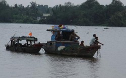 Chìm ghe trên sông, 2 mẹ con mất tích