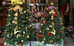 Đồ trang trí Noel giá bạc triệu hút khách ở Hà Nội