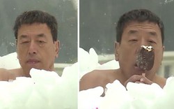 “Người băng” lập kỷ lục ướp đá lạnh hàng giờ giữa mùa đông rét buốt