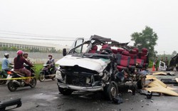 Xe khách đấu đầu biến dạng ở Tây Ninh, 6 người tử vong