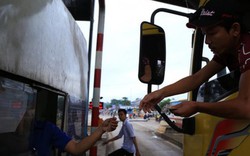 BOT tuyến tránh Biên Hòa lại kẹt xe vì tài xế "giở chiêu" tiền lẻ