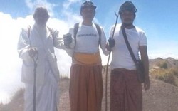 10 vạn dân chạy xa khỏi núi lửa, linh mục trèo lên “xin đừng phun”