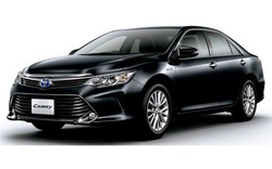 Toyota Camry tại Việt Nam hạ giá, chờ bản mới ra mắt