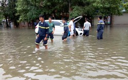 Nhiều tuyến đường ở Thanh Hóa ngập nước, giao thông hỗn loạn