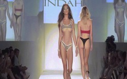 Khán giả thót tim vì người mẫu mặc bikini ngắn tới khó tin khi diễn