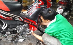 Nghệ An: Tiệm sửa xe “hốt bạc” sau mưa ngập