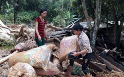 Hình ảnh đau lòng nơi bị cô lập sau trận lũ khủng khiếp ở Hòa Bình