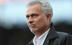 HLV Mourinho: "Tôi sẽ dùng 9 tiền đạo để đá với Liverpool tại Anfield"