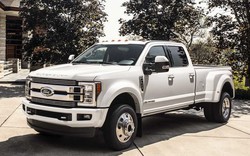 Bán tải cao cấp Ford F-450 Limited có giá 2 tỷ đồng