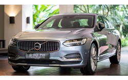 Xe sang Volvo S90 T8 Hybrid có giá từ 2 tỷ đồng