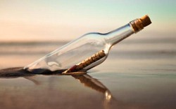 Mỹ: Nhận lại lá thư trong chai sau 29 năm vứt ra biển