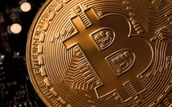 Đồng bitcoin tạo kỷ lục mới về giá, nhưng cũng đầy biến động