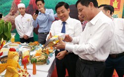 Bộ trưởng NNPTNT Nguyễn Xuân Cường dự tiệc gà đồi Yên Thế