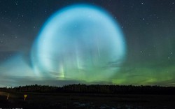 Xuất hiện quả cầu khổng lồ sáng rực trời đêm ở Nga