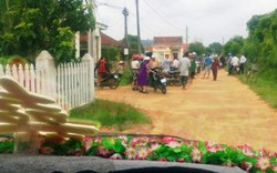 SỐC: Cán bộ thôn chặn xe rước dâu đòi nợ tiền xây dựng đường NTM