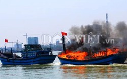 Bình Định: Hàng loạt tàu cá bỗng bốc cháy dữ dội trong đêm