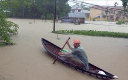 Phú Yên: Thủy điện ồ ạt xả lũ, cả trăm nhà dân ngập trong biển nước