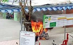 Huế: Xe máy bất ngờ cháy rụi khi đang đậu trong trường đại học