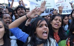 Ấn Độ: Bé gái 18 tháng tuổi bị cưỡng hiếp gây phẫn nộ