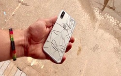 Gai người trước màn tra tấn "smartphone nghìn đô" iPhone X