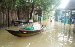 Quảng Nam: Đưa ghe, dựng dàn giáo trong nhà tránh lũ