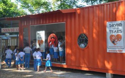 Thư viện làm từ container 40 feet trong trường học ở Hậu Giang