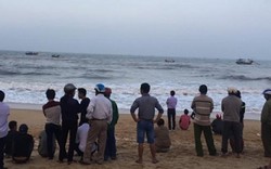 Vụ 2 học sinh bị đuối nước ở biển Thiên Cầm: Thấy một thi thể