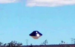 UFO bất ngờ lơ lửng ngay trên căn cứ quân sự Mỹ