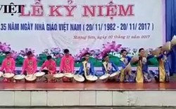 Ngày nhà giáo Việt Nam: Ngắm nam sinh mặc áo dài múa nón tặng thầy cô