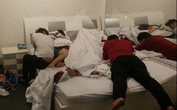 Hai thiếu nữ nhậu say bị 6 thanh niên hiếp dâm tập thể trong khách sạn
